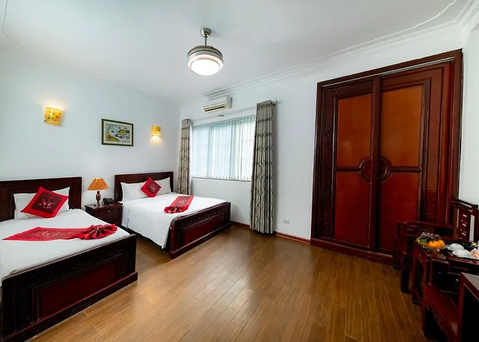 Phoenix Legend Hotel & Travel